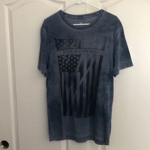 Rock & Republic men’s t-shirt.